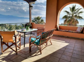 Coastal Sea Charm - Sandi & Phil Home